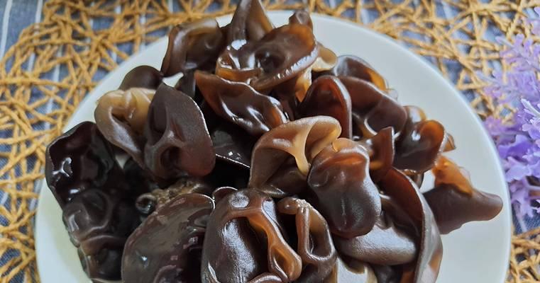 扯旗黑水泡的饲养方法（让你轻松养出健康的扯旗黑水泡）