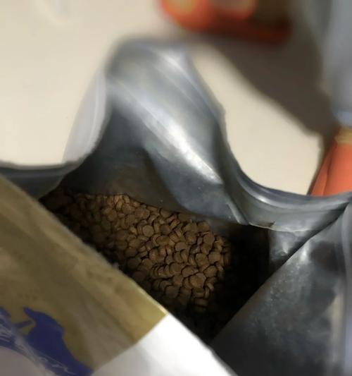 没有狗粮的情况下，如何喂养幼犬？（幼犬喂食替代品和自制食物的选择与注意事项）