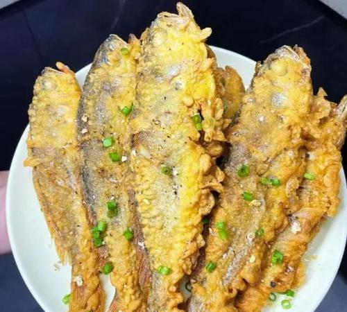 鱼食之谜（揭秘鱼类饮食习性与营养需求）